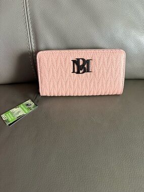Badgley Mischka Quilted Pink Zip-Around Wallet with Black Monogram